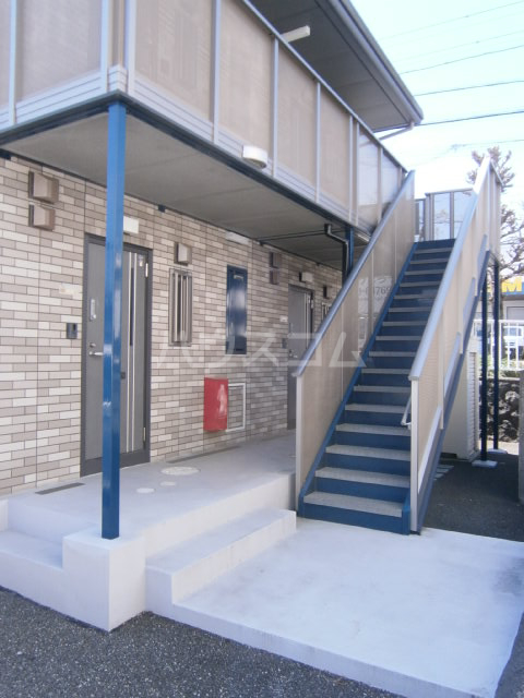 18/19 エントランス