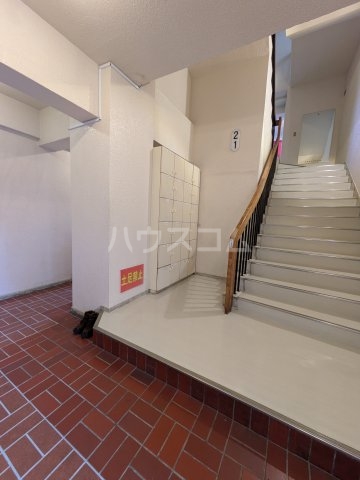 22/30 エントランス