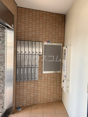 24/30 エントランス