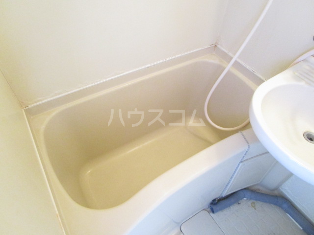 13/30 浴室