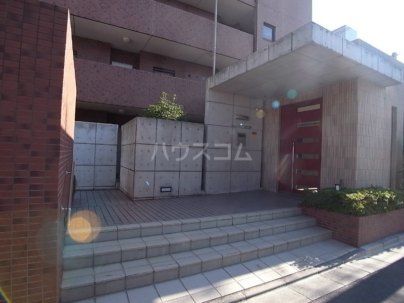 20/30 エントランス