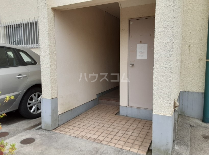 21/27 エントランス