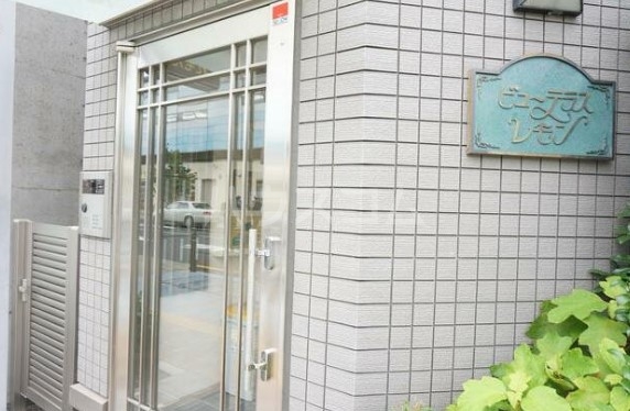 16/26 エントランス