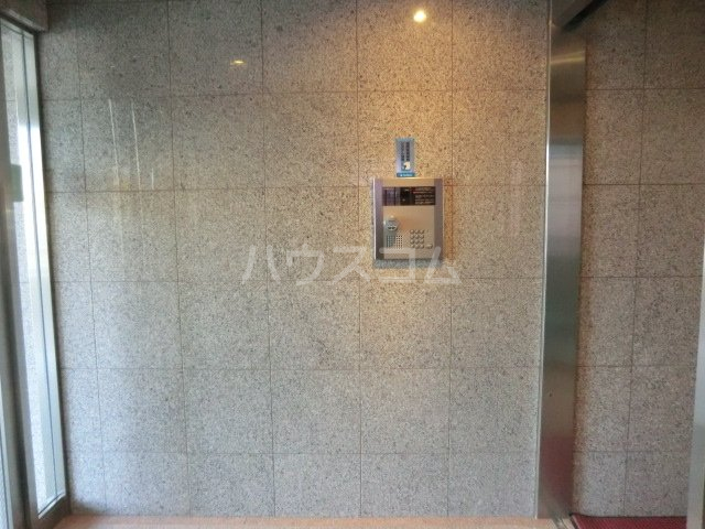 17/27 エントランス