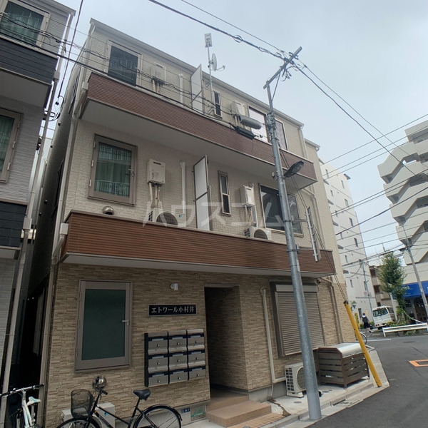 13/23 エントランス