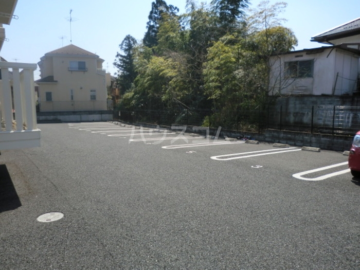 18/21 駐車場