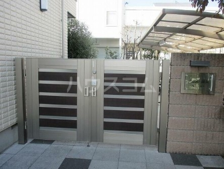 16/26 エントランス