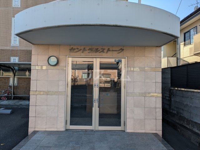 26/30 エントランス