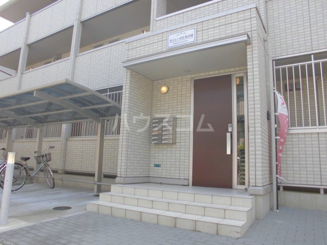 28/30 エントランス