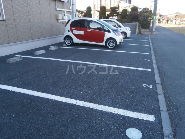 2/3 駐車場