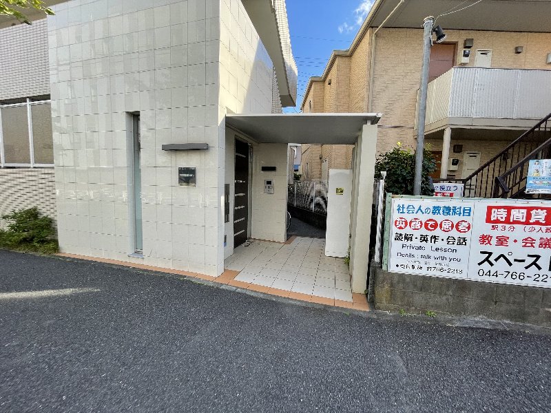 21/29 エントランス