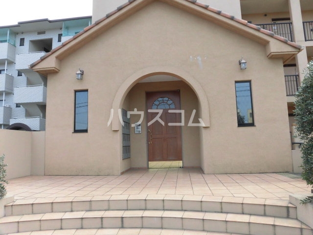 16/27 エントランス