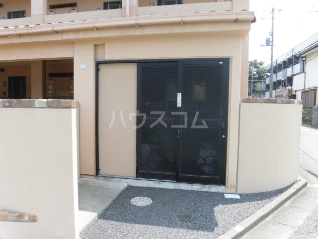 17/27 エントランス