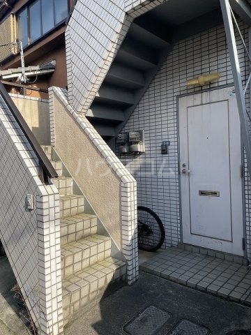 17/18 エントランス