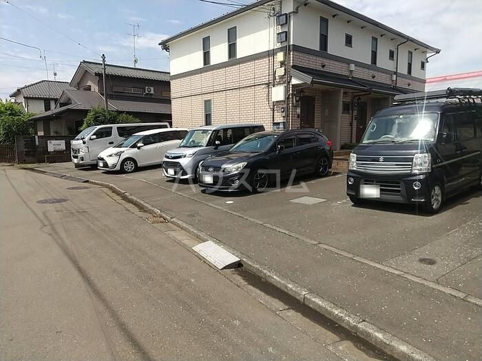 18/18 駐車場