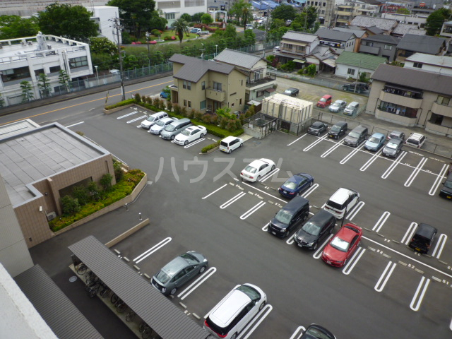 22/26 駐車場