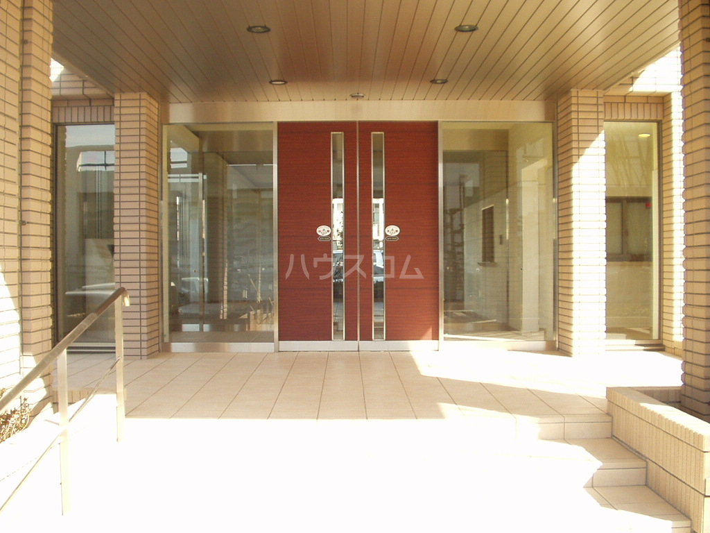 14/19 エントランス