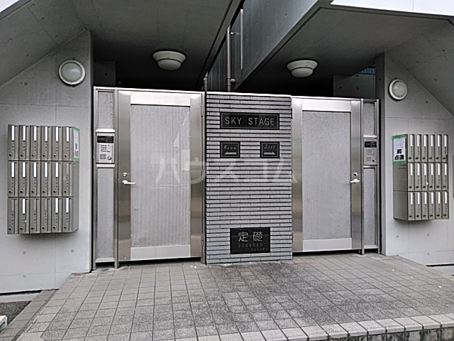 24/30 エントランス