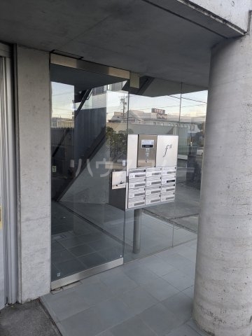 25/30 エントランス