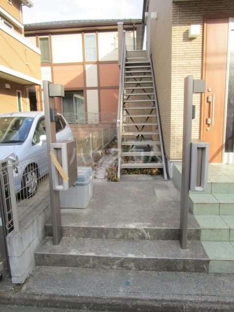 2/5 エントランス