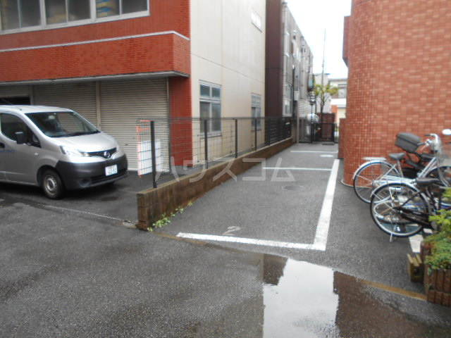 24/25 駐車場