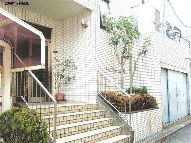 16/25 エントランス