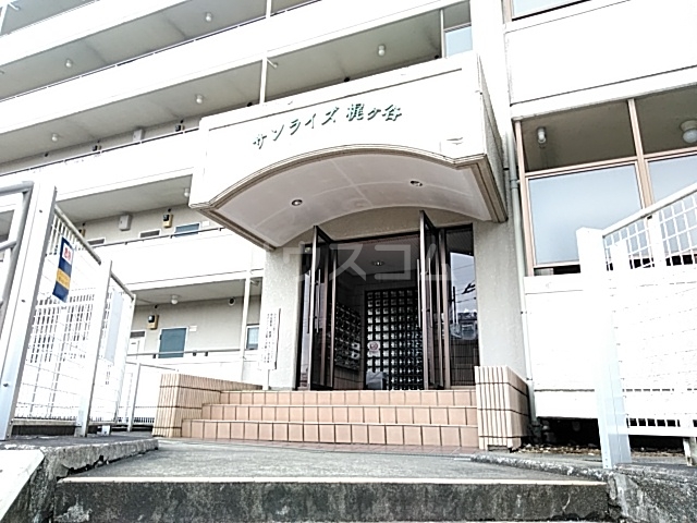 26/30 エントランス
