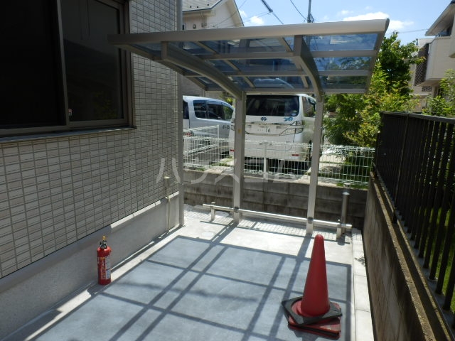 21/27 エントランス