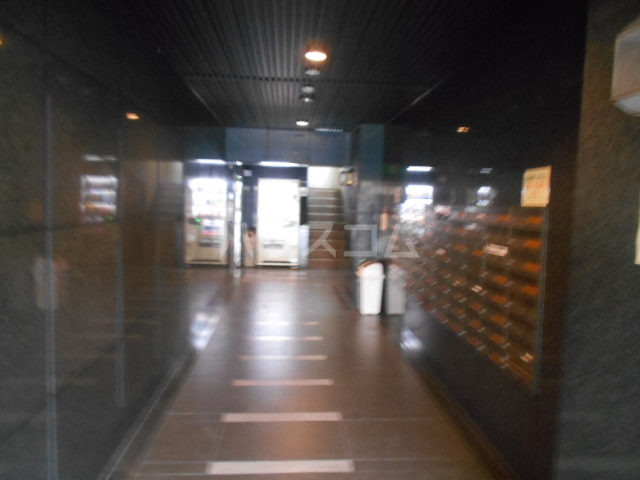 25/30 エントランス