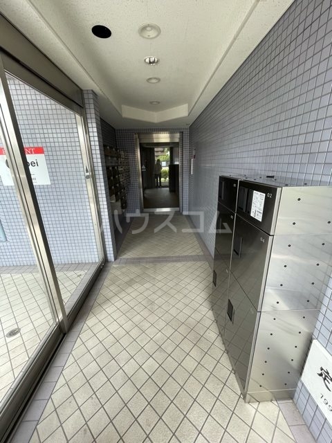 18/29 エントランス