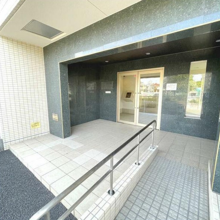 19/22 エントランス