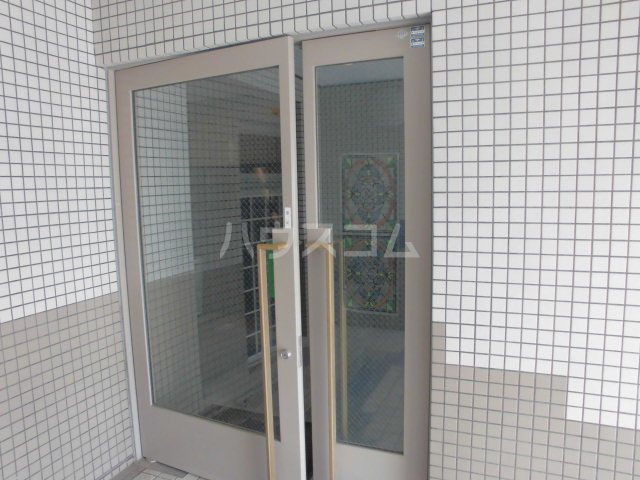 26/30 エントランス