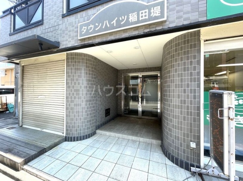 26/30 エントランス