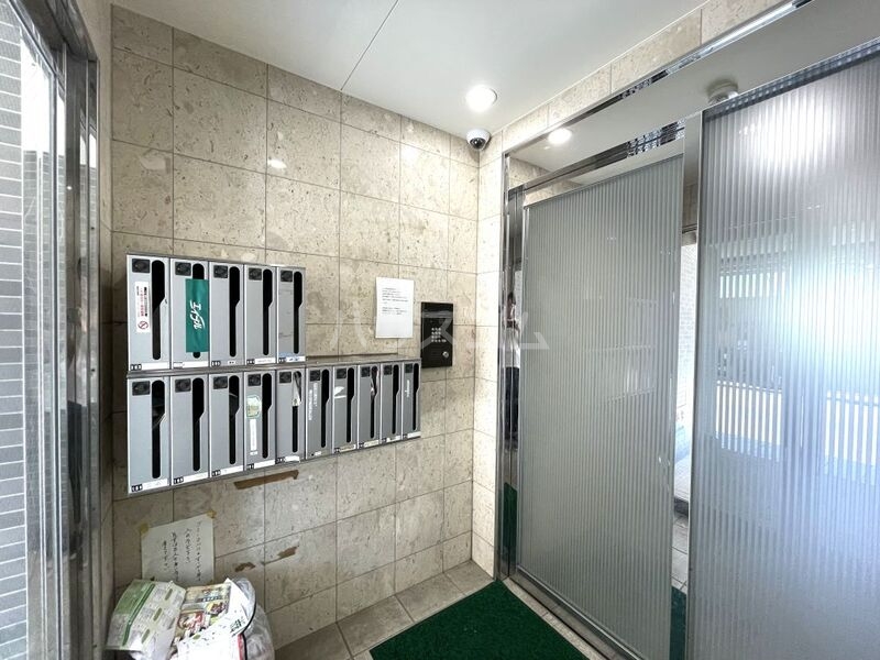 17/23 エントランス