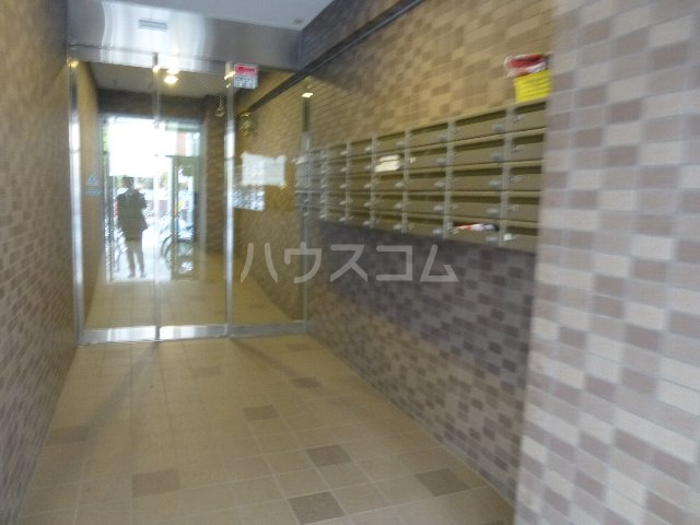 23/30 エントランス