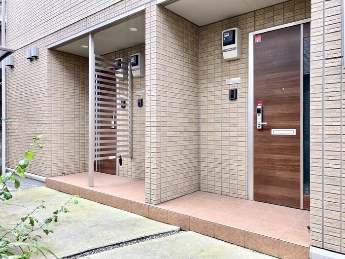 16/26 エントランス