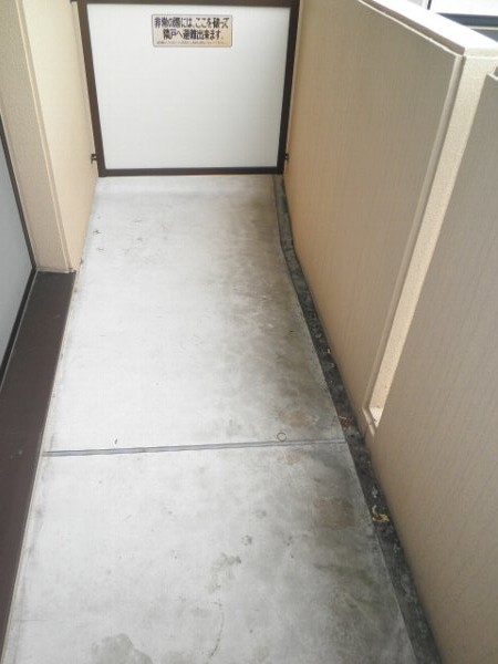 13/25 バルコニー