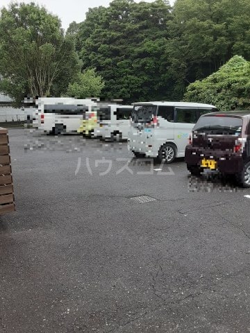 23/26 駐車場
