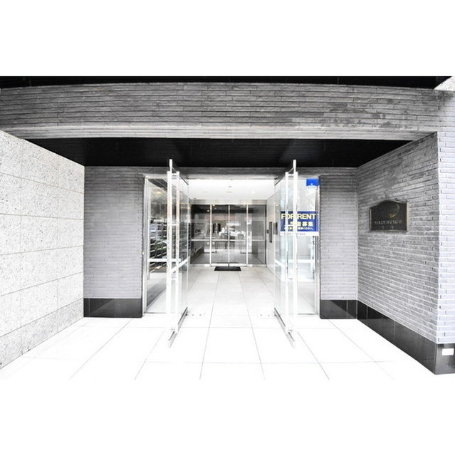 18/28 エントランス