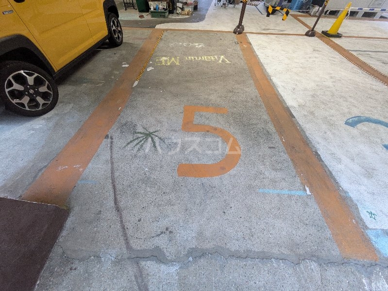 19/22 駐車場