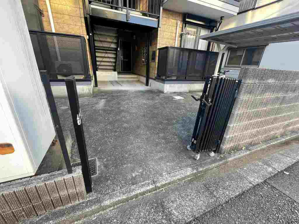 21/24 エントランス