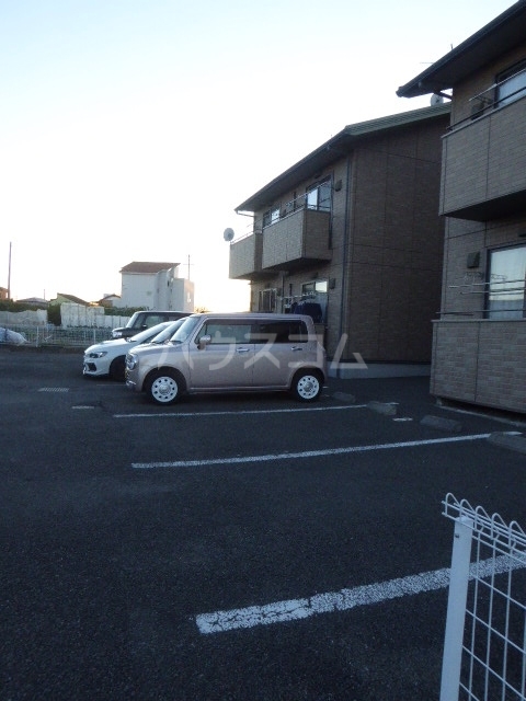 2/7 駐車場