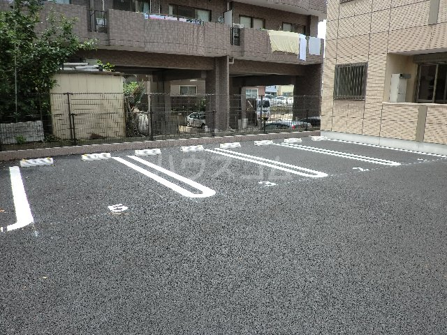19/25 駐車場