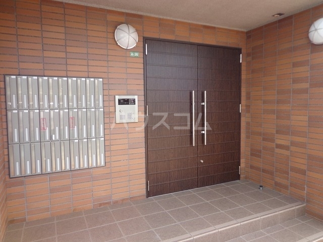 16/29 エントランス