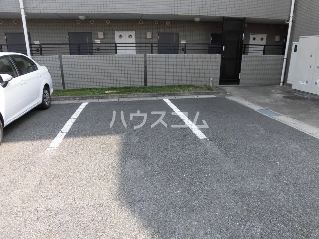 25/30 駐車場