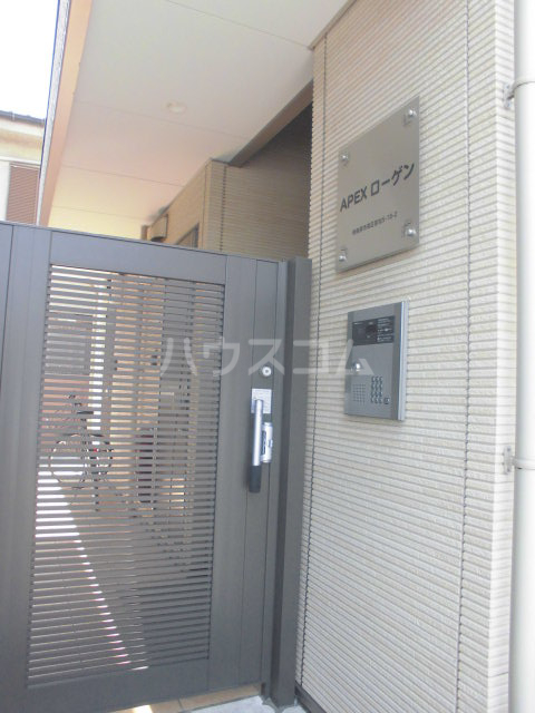 25/30 エントランス