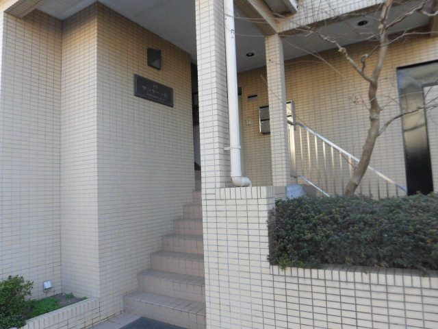 20/29 エントランス