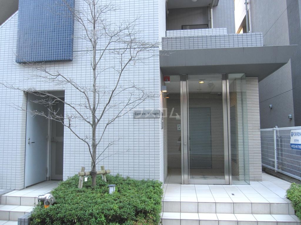 2/2 エントランス