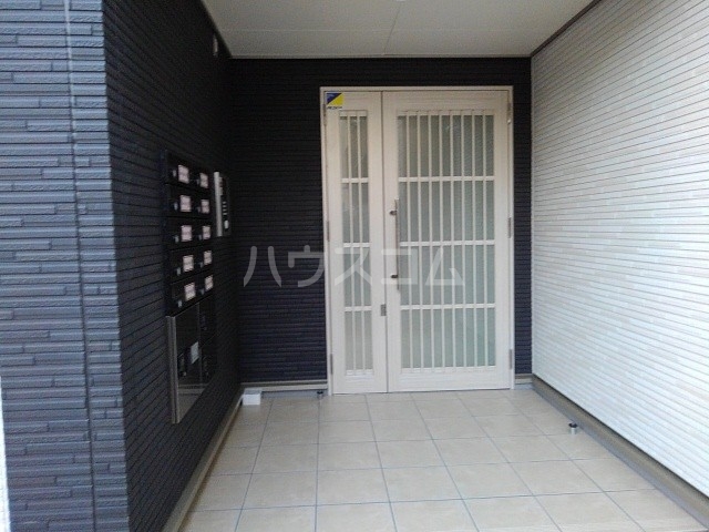 15/22 エントランス