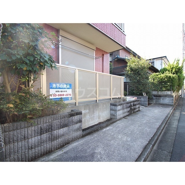 19/25 エントランス